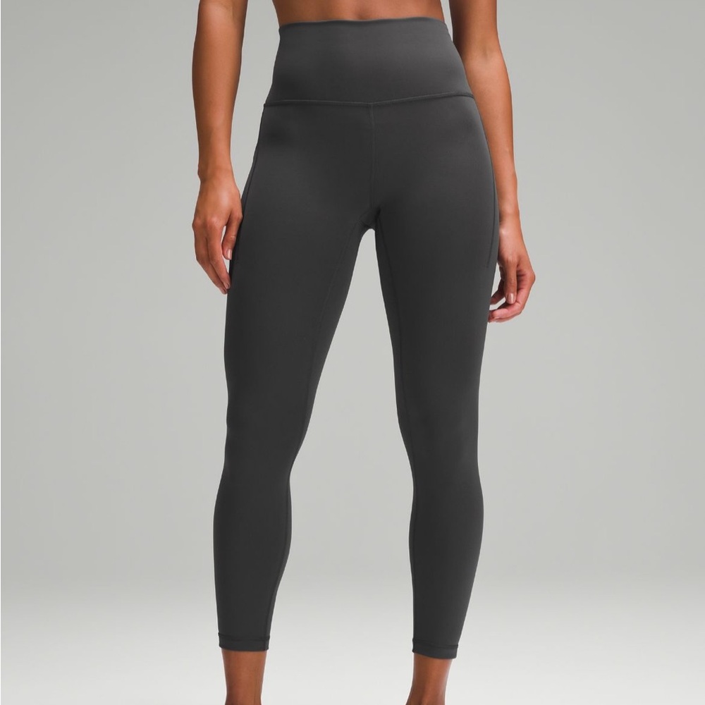 Lululemon’s Wunder Train Tight 25” Pockets